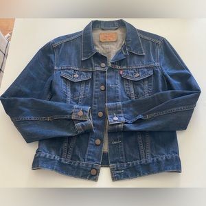 Vintage Levi Denim jacket. 1990’s.